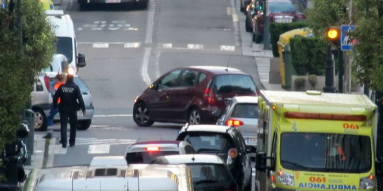 Un motorista, herido en un punto negro de Vigo
