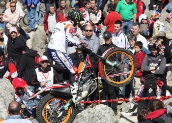 Toni Bou y el vigués Casales, en la prueba del Nacional de trial de Baiona