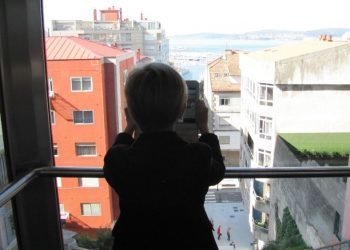 Un ascensor con vistas a la Ría de Vigo