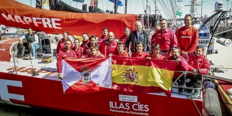 Abel Caballero y el rey Juan Carlos tratan en Vigo el regreso de la Volvo Ocean Race a la Ría