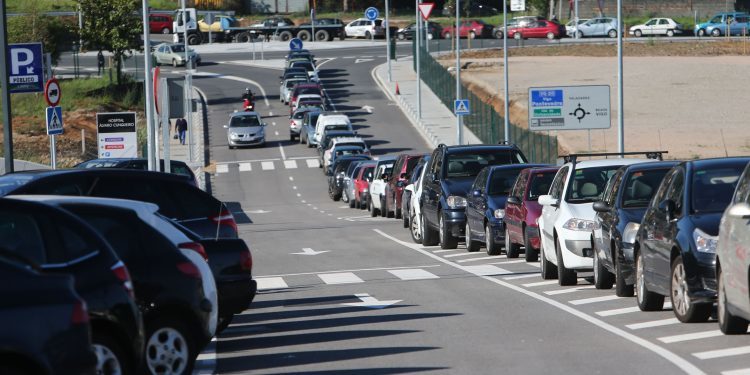 El Concello busca fincas junto al hospital para otras 700 plazas de aparcamiento