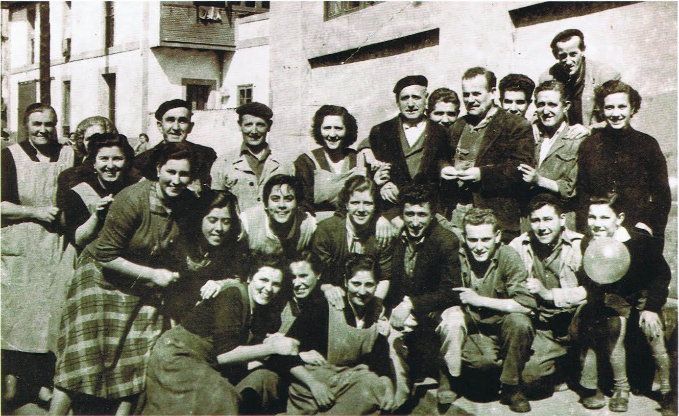 Albo. Personal de fábrica en Candás. 1948