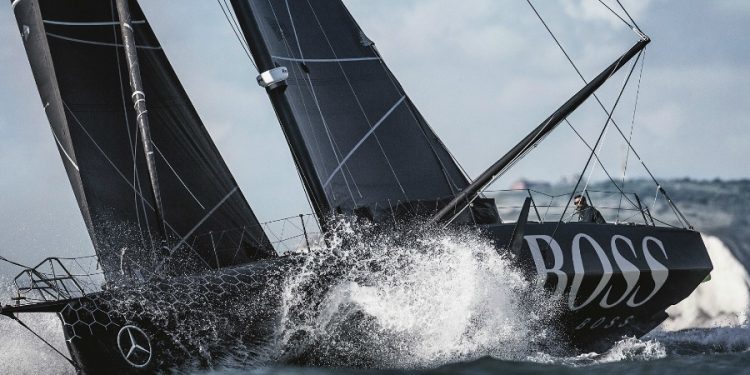 “Hugo Boss” se dirige al puerto de Vigo por avería