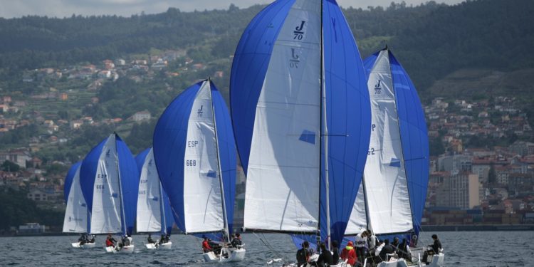Cinco embarcaciones gallegas acuden al Europeo de J70 de Mónaco