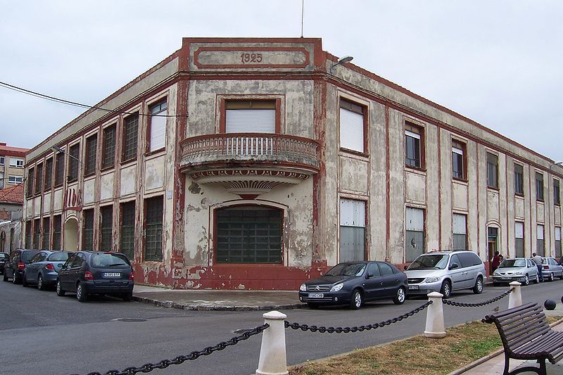 albo. Antigua fábrica en Santoña