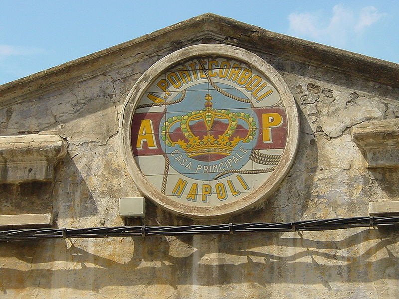 albo. Detalle de fábrica italiana en Santoña