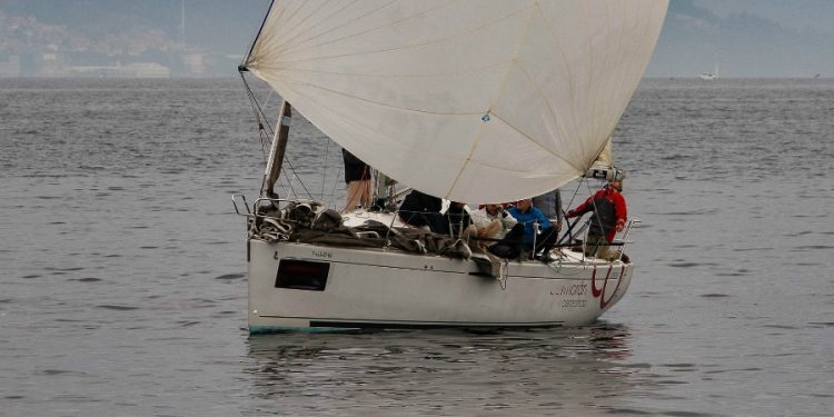 La alerta naranja gana al Trofeo Vila de Bouzas