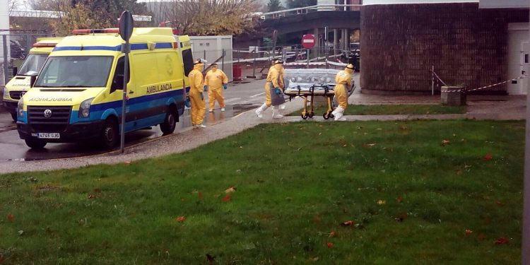 El paciente con un posible caso de ébola llegó a Galicia el lunes desde Guinea