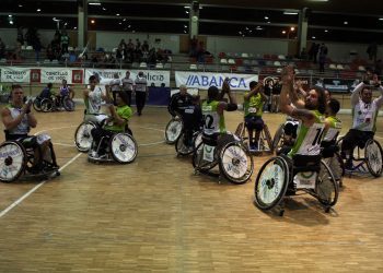 Un mal segundo cuarto sentencia al Amfiv en su debut