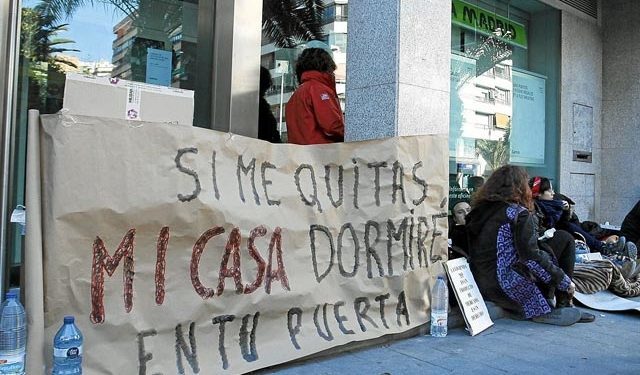 La Constitución se queda corta con los derechos de las personas