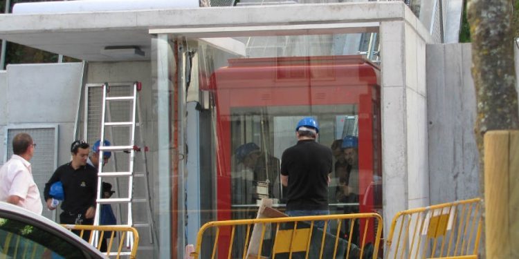 Así sube hasta Camelias el primer ascensor urbano de Vigo