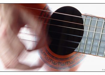 Feijóo afina las cuerdas