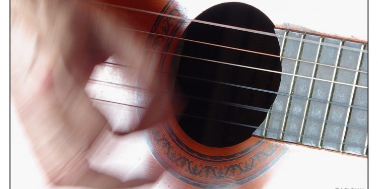 Feijóo afina las cuerdas