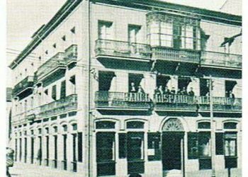 1 Casa Teatro en la plaza de la Princesa reconvertido en edificio de viviiendas