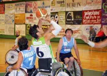 La suerte da la espalda al Amfiv y cae en la prórroga en Bilbao