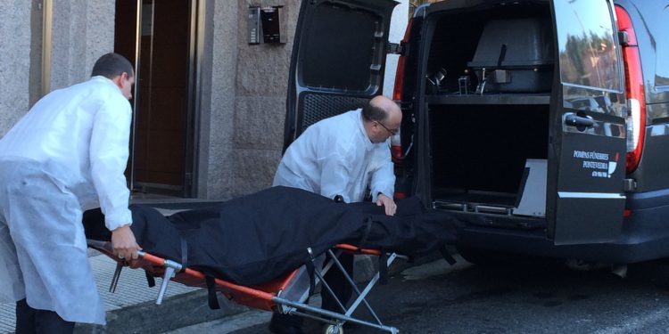 Mata a cuchilladas al marido de su exnovia en Ponte Caldelas