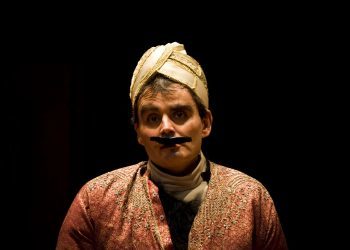 Humor irreverente da man de Pez en Raya na Universidade de Vigo