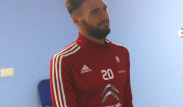 Sergi Gómez: «El Deportivo mejoró y es una motivación para nosotros»