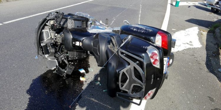 Accidente de moto en Tui y de coche en Salvaterra