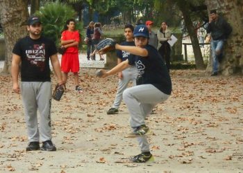 El Halcones hace un nido de béisbol en Vigo
