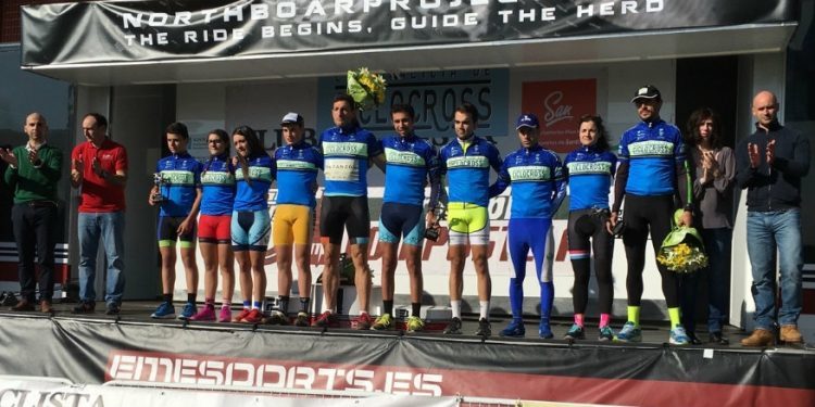 Mauro González y Lucía Vázquez lideran la Copa Galicia de ciclocross