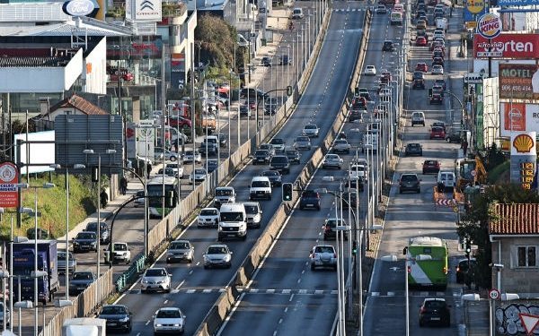 Un herido al entrar un coche en sentido contrario en la Avenida de Madrid