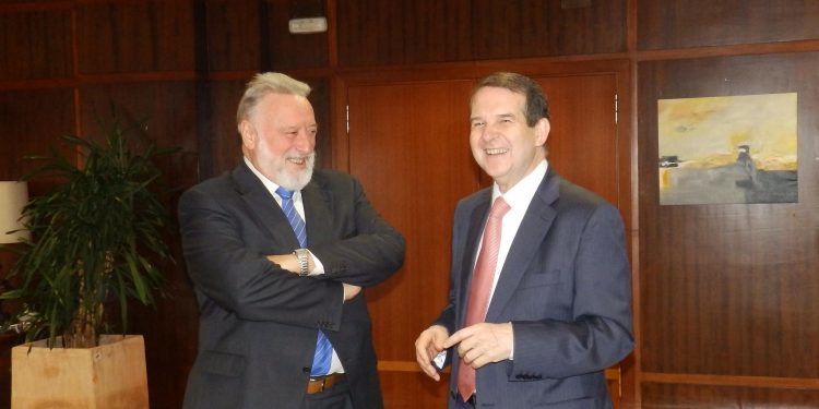 Concello e Porto de Vigo reconducen as súas relacións