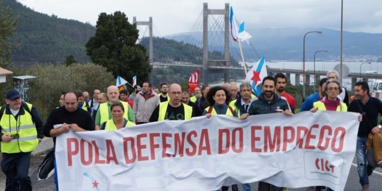 Medio milleiro de personas marchan polo emprego