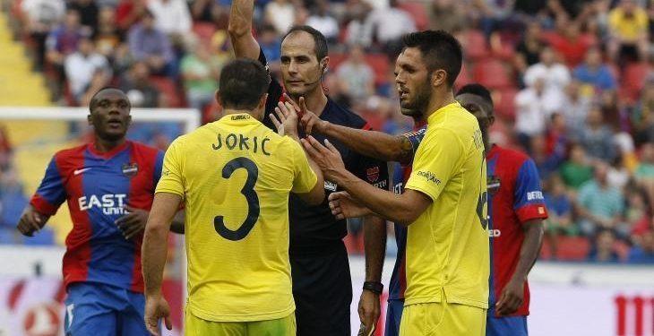 Un árbitro ‘gafe’ para el derbi: 1 punto de 21 con Álvarez Izquierdo