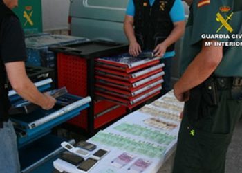 La banda de los irlandeses intenta estafar a empresas de Mos y O Porriño con el timo del asfalto