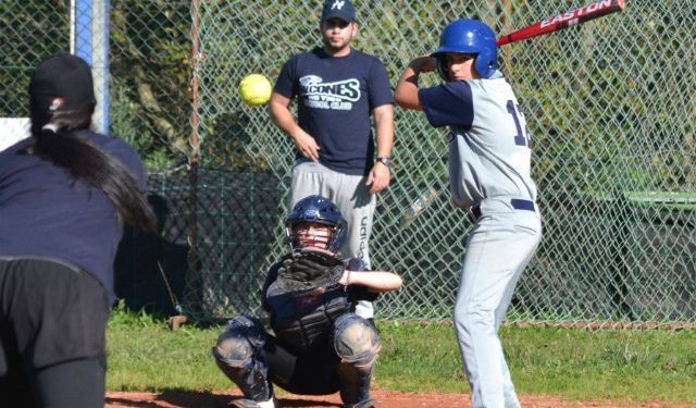 Un siglo bateando en Vigo No sólo el Celta cumple cien años, sino también el Vigo Baseball Club, nacido en 1923 en el campo de Coia