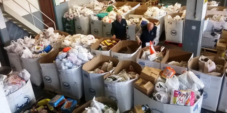 Los colegios de Vigo recogen 12.000 kilos de comida para el Banco de Alimentos