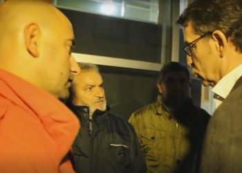 O enfrontamento entre Feijóo e o cerco galego convértese en viral