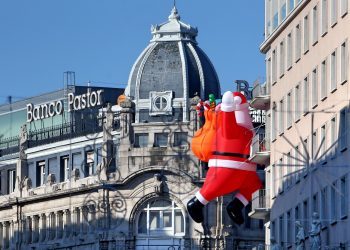 El «Súper Papá Noel» regresa para la Nochebuena