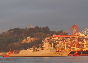 Vigo recibe la visita de una fragata nórdica de la OTAN