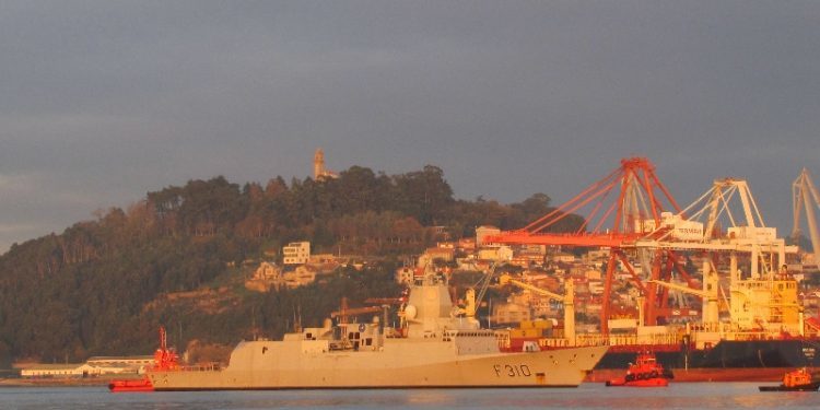 Vigo recibe la visita de una fragata nórdica de la OTAN