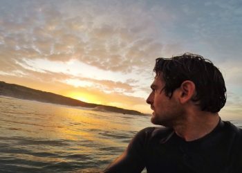 Gony Zubizarreta imparte un clínic de surf