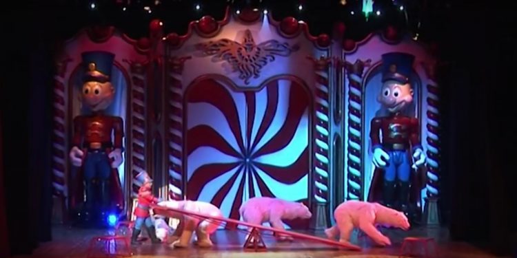 Circo de Nadal en Coia cos osos animatrónicos
