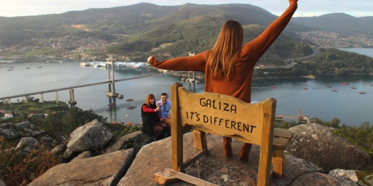 Tráfico denso con paradas prolongadas no mellor banco do mundo