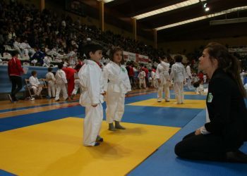 Mil jóvenes judokas tomaron este domingo As Travesas