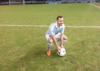 «Qué mal está el césped»