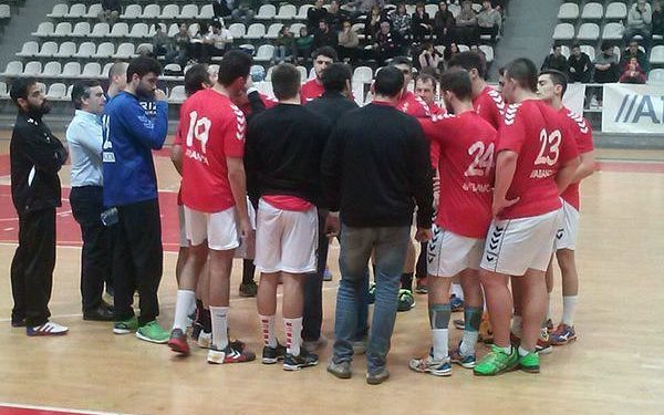 Incorporaciones en balonmano, visitas complicadas y duelos directos