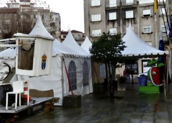 Redondela ultima una carpa para acoger a los Reyes Magos