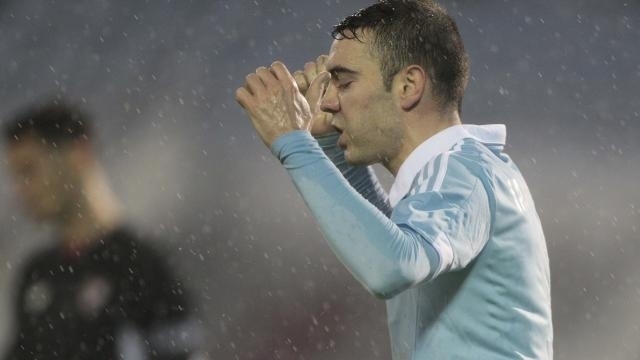 El Celta cae honrando al fútbol bajo el diluvio