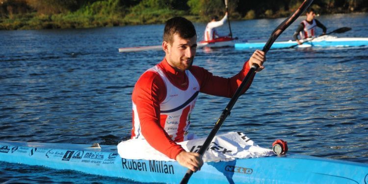 El Kayak Tudense, uno de los favoritos en el Gallego de invierno