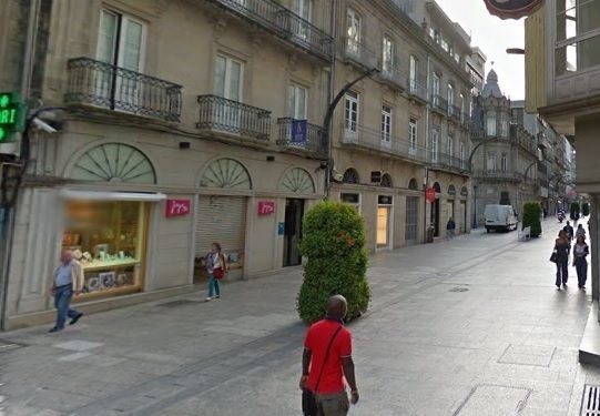 Cazan a una mujer robando en una tienda de Príncipe y le descubren ropa de más comercios