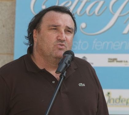 Minuto de silencio en memoria de Paco Araújo antes del Celta-Villarreal