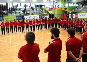 El Celta Zorka homenajea a Paco Araújo y le dedica la victoria de la permanencia