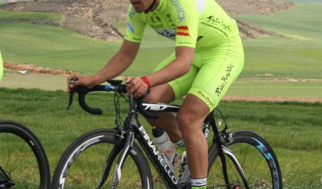 De Julián lidera al Rías Baixas en los adoquines de Villanueva de Castellón