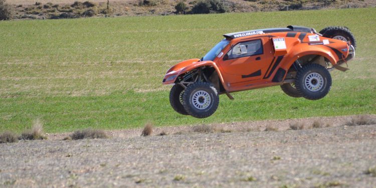 Chus Puras se prueba para participar en el Dakar